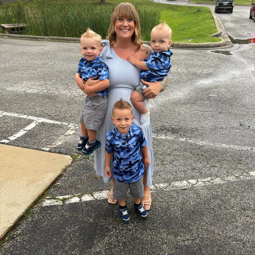 Shelby Bowen with her children